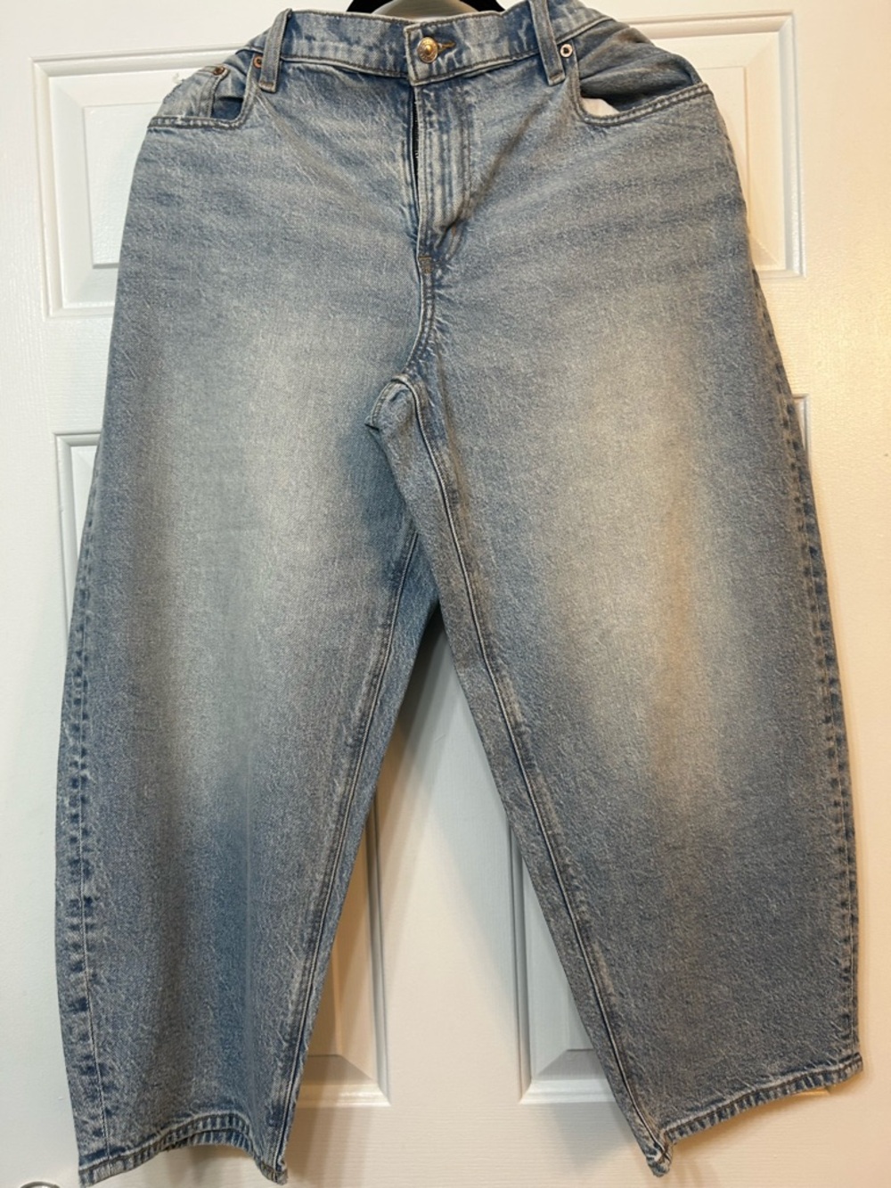 American Eagle Outfitters Light Blue Barrel Jeans